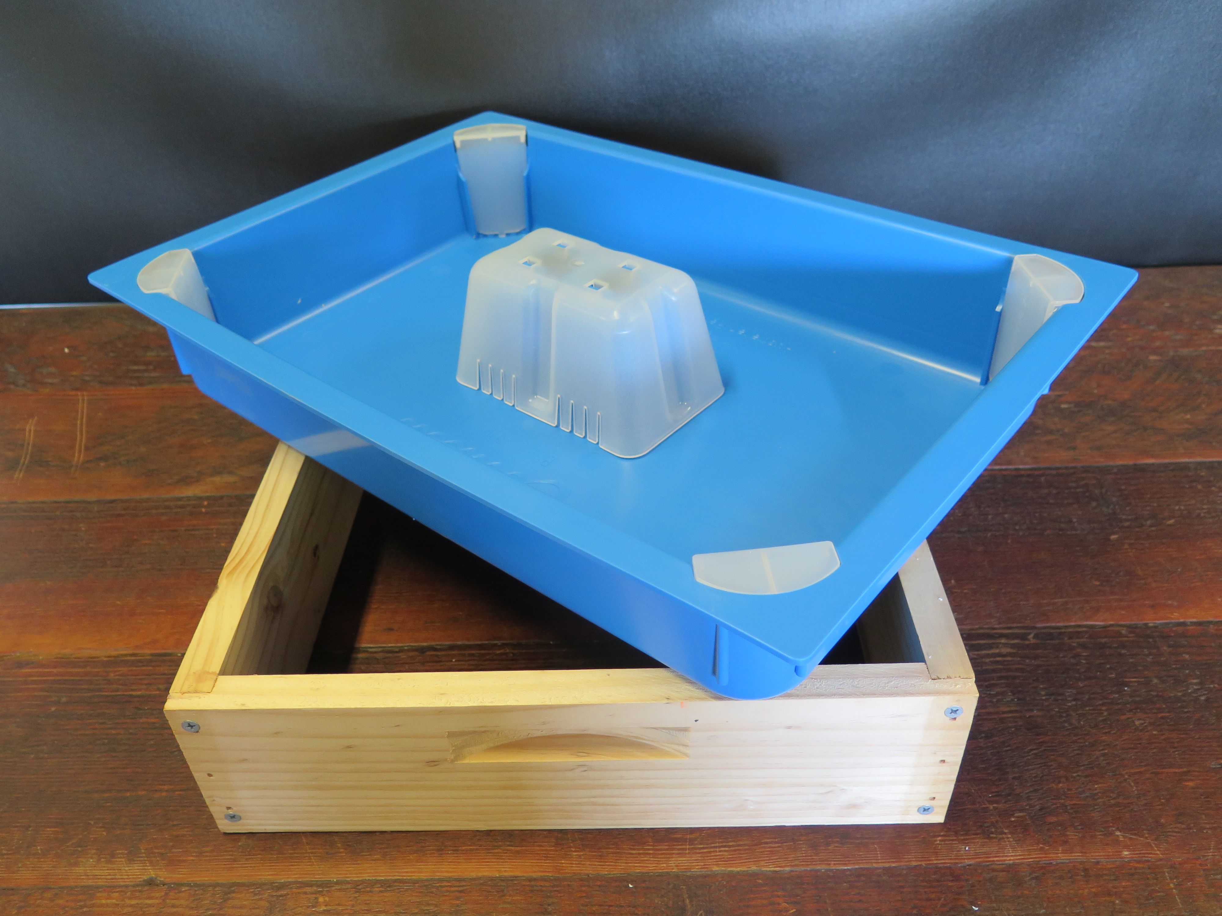 8 Frame Top Feeder with Timber Frame Beewise Beekeepers