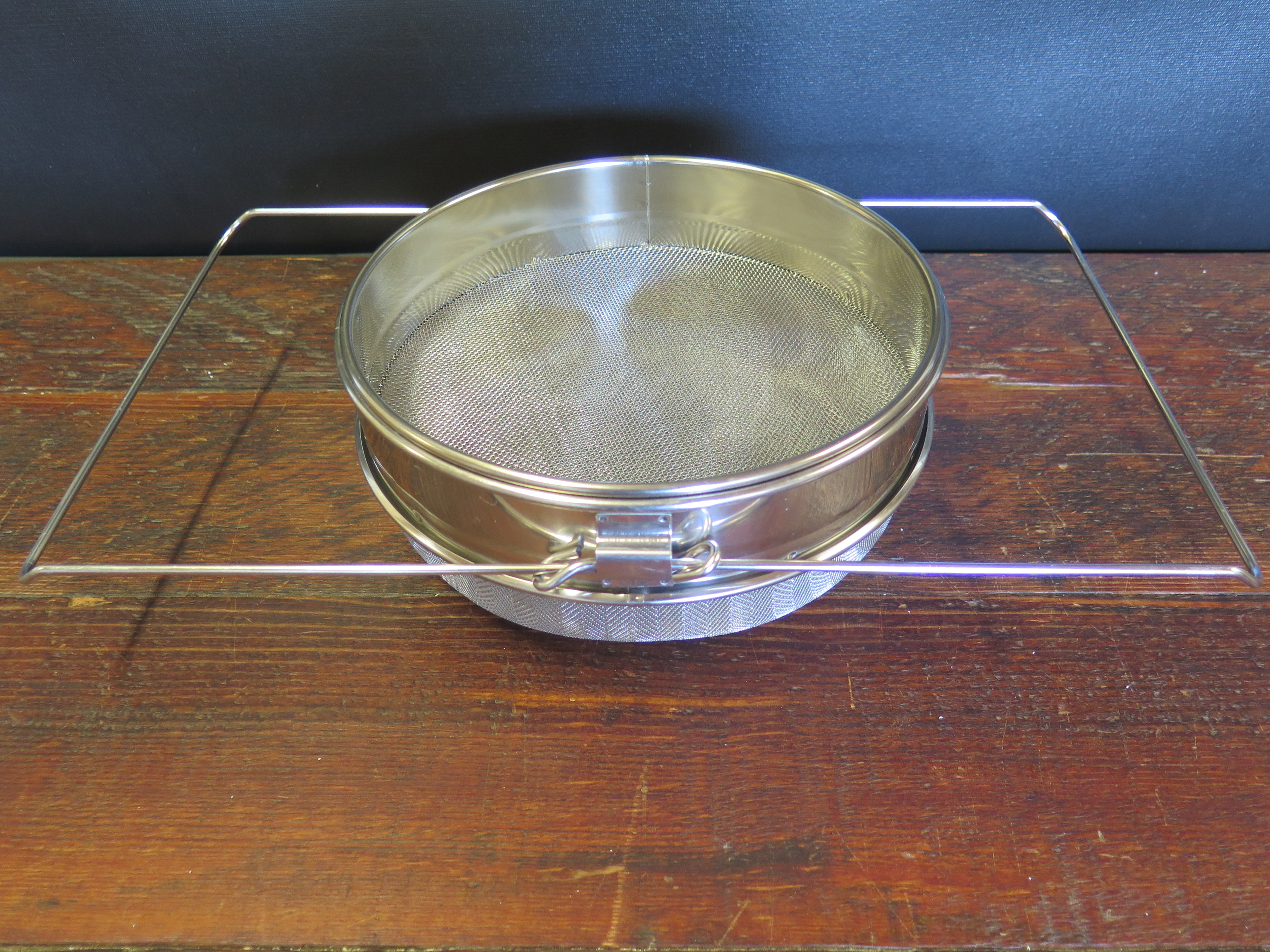 Double strainer stainless steel Beewise Beekeepers